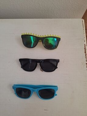 Set of 3 Sunglasses - Black, Blue, Green Mirror